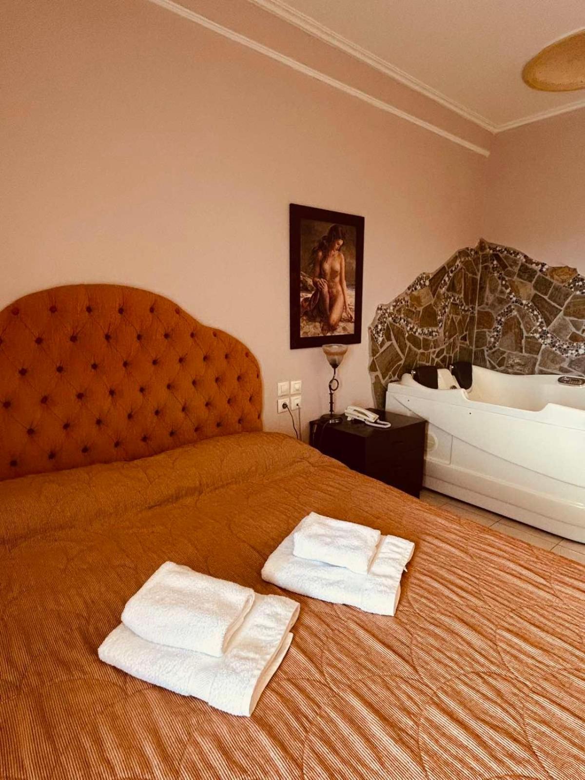Hotel Athina Káto Loutrákion Buitenkant foto