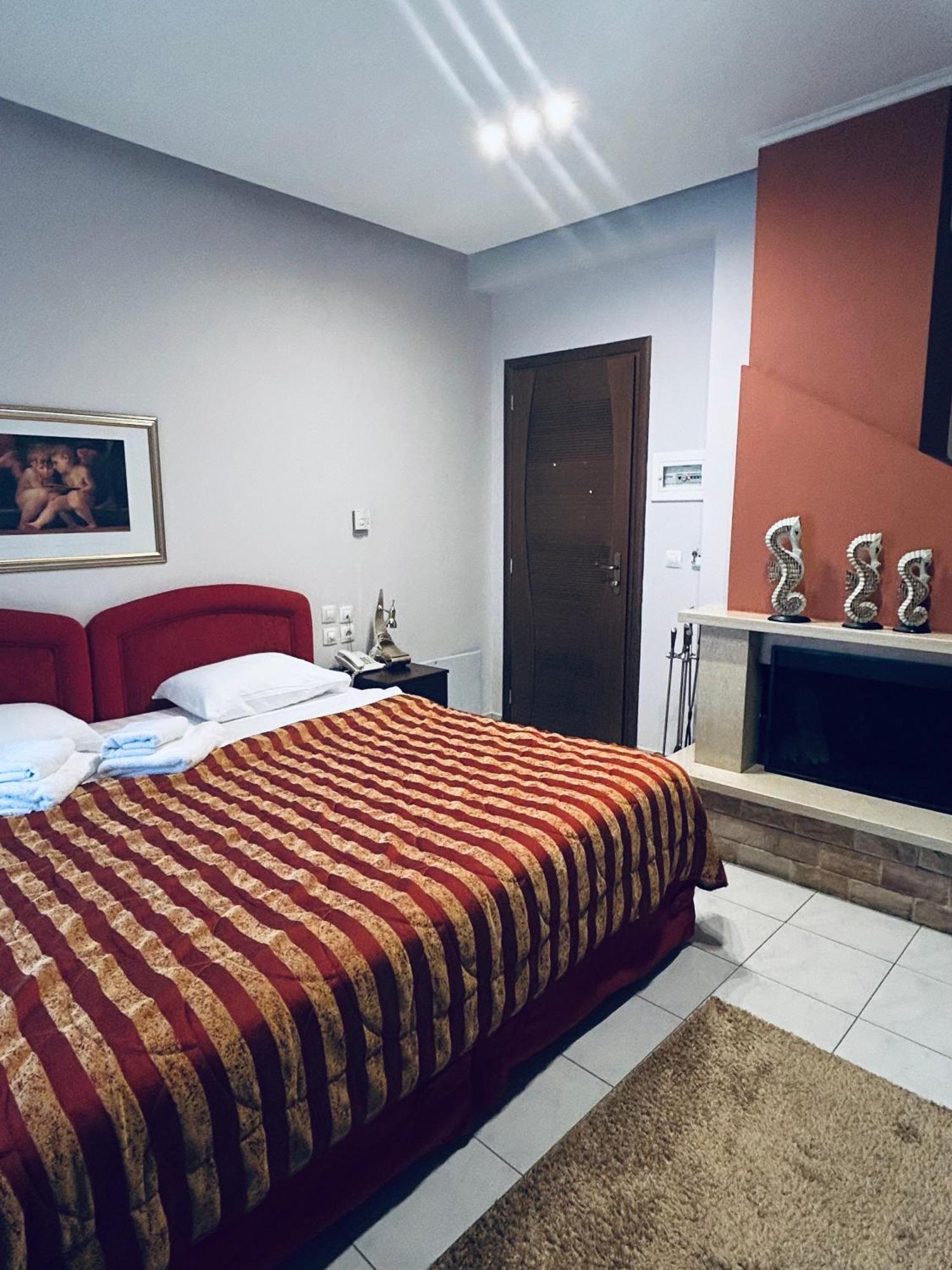 Hotel Athina Káto Loutrákion Buitenkant foto